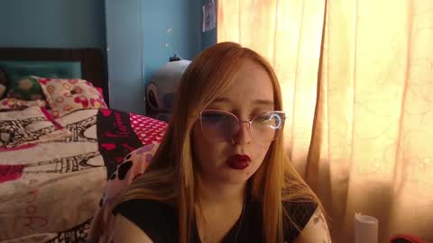 Snapshot of liaroberts1 chatting on 12, 2, 2025 Lia Roberts online show from 12, 2, 2025