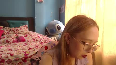 Snapshot of liaroberts1 chatting on 21, 2, 2025 Lia Roberts online show from 21, 2, 2025