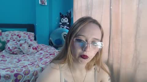 Snapshot of liaroberts1 chatting on 24, 2, 2025 Lia Roberts online show from 24, 2, 2025