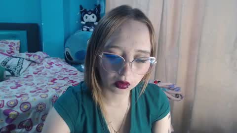 Snapshot of liaroberts1 chatting on 4, 3, 2025 Lia Roberts online show from 4, 3, 2025