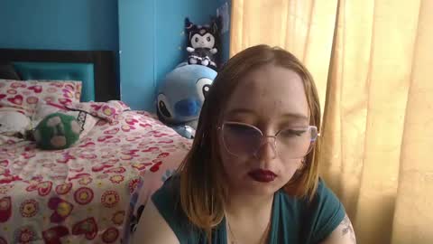 Snapshot of liaroberts1 chatting on 4, 3, 2025 Lia Roberts online show from 4, 3, 2025