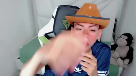 Snapshot of liarr_ chatting on 4, 2, 2026 LIAR online show from 4, 2, 2026