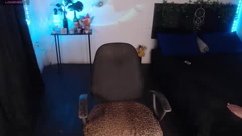 Snapshot of liascarlett chatting on 2, 11, 2025 LiaScarlett online show from 2, 11, 2025