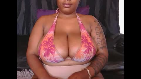 lickabletash98 online show from 18, 1, 2025