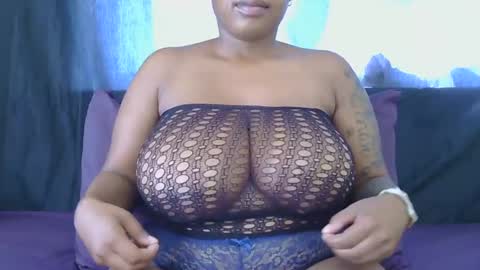 lickabletash98 online show from 24, 1, 2025