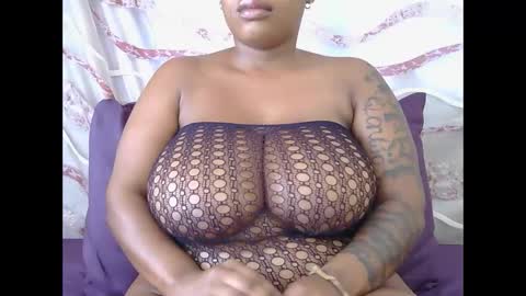 lickabletash98 online show from 28, 1, 2025