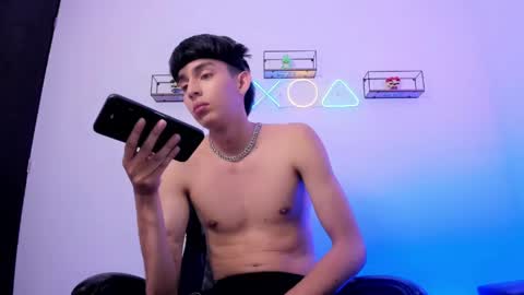 Snapshot of light_eyes_ chatting on 8, 5, 2026 Jhonatan online show from 8, 5, 2026