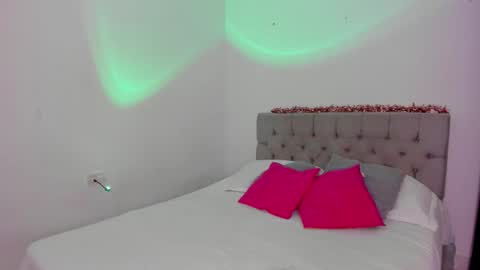 Snapshot of lightshine_ chatting on 24, 10, 2025 Maddie online show from 24, 10, 2025