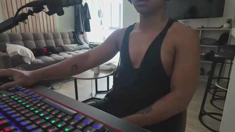 Snapshot of lightskinbeachboy chatting on 3, 2, 2026 Lightskinbeachboy online show from 3, 2, 2026