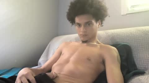 Snapshot of lightskinwithgirth chatting on 14, 4, 2026 lightskinwithgirth online show from 14, 4, 2026
