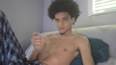 Snapshot of lightskinwithgirth chatting on 15, 4, 2026 lightskinwithgirth online show from 15, 4, 2026