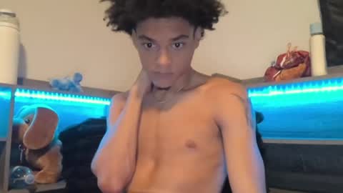 Snapshot of lightskinwithgirth chatting on 11, 5, 2026 lightskinwithgirth online show from 11, 5, 2026