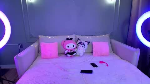 Lihn Pham online show from 23, 12, 2025