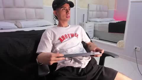 L I I A M online show from 5, 2, 2025