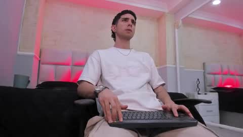 L I I A M online show from 20, 2, 2025