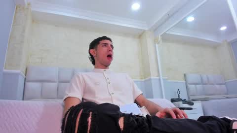 L I I A M online show from 21, 2, 2025