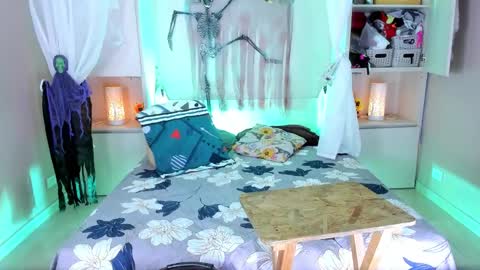         online show from 30, 10, 2025