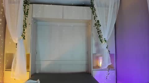         online show from 18, 12, 2025