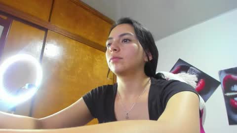 Snapshot of lika_little0 chatting on 20, 10, 2025 lika_little0 online show from 20, 10, 2025