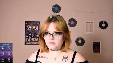 Snapshot of lika_pop chatting on 16, 11, 2025 lika_pop online show from 16, 11, 2025