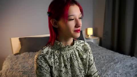 Snapshot of likalens chatting on 13, 11, 2025 Emi online show from 13, 11, 2025