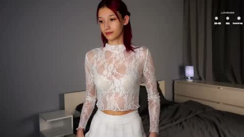 Snapshot of likalens chatting on 26, 11, 2025 Emi online show from 26, 11, 2025