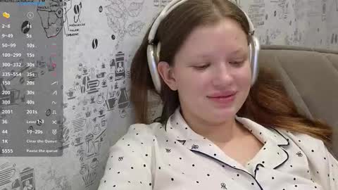 Snapshot of like_sun chatting on 19, 10, 2025 Call me Anna online show from 19, 10, 2025