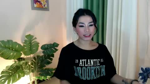 Snapshot of likliklicklengleng chatting on 17, 1, 2025 Leng online show from 17, 1, 2025