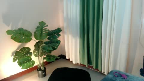 Snapshot of likliklicklengleng chatting on 6, 2, 2025 Leng online show from 6, 2, 2025