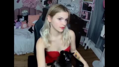 Snapshot of lil__bunny2005 chatting on 2, 12, 2024 Lil Bunny online show from 2, 12, 2024