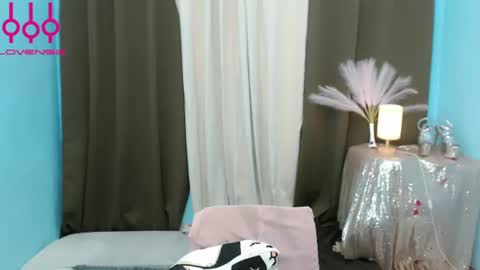LILY online show from 8, 7, 2026