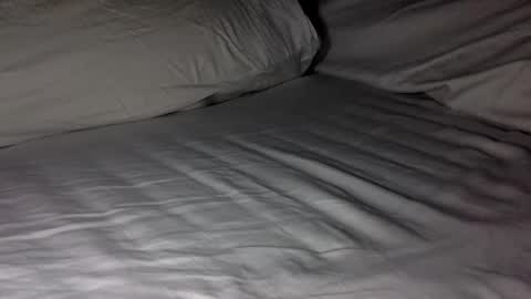 Snapshot of lil_i chatting on 21, 12, 2025 LIL i online show from 21, 12, 2025