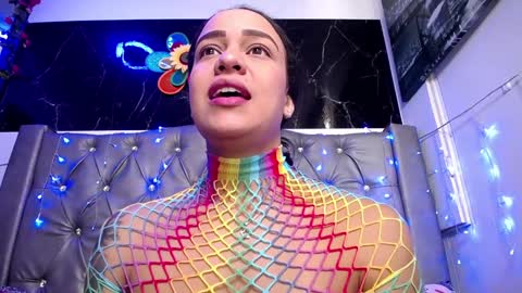   online show from 22, 1, 2025