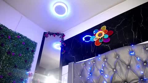   online show from 5, 3, 2025