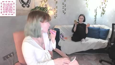 Snapshot of lilac_muse chatting on 8, 6, 2026 Lili online show from 8, 6, 2026