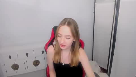 Snapshot of liladesire chatting on 28, 1, 2025 LiliaDesire online show from 28, 1, 2025