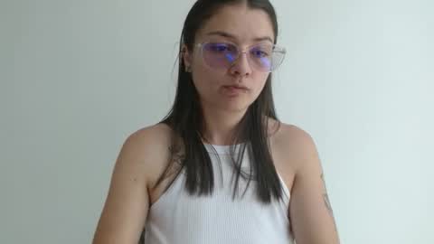 Snapshot of lilcoralinne_0 chatting on 3, 4, 2026 Valeri Villalobos IG villa lobosvaleri online show from 3, 4, 2026