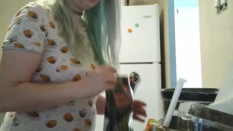 Snapshot of lilemmy1999 chatting on 13, 11, 2025 emily ryanson online show from 13, 11, 2025