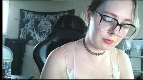 Snapshot of lilemmy1999 chatting on 18, 5, 2026 emily ryanson online show from 18, 5, 2026