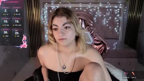 Lili online show from 6, 11, 2025