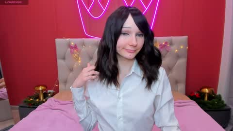 Snapshot of lili_flowerr chatting on 11, 12, 2024 Lilli follow me kiss online show from 11, 12, 2024