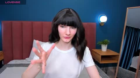 Snapshot of lili_flowerr chatting on 11, 3, 2025 Lilli follow me kiss online show from 11, 3, 2025