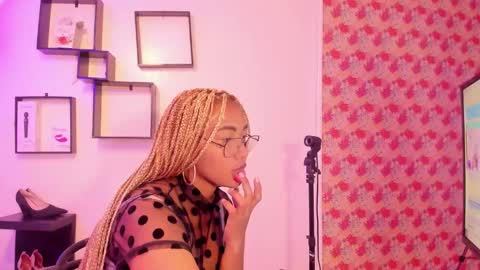 Snapshot of lili_harvey chatting on 7, 10, 2025 Lili online show from 7, 10, 2025
