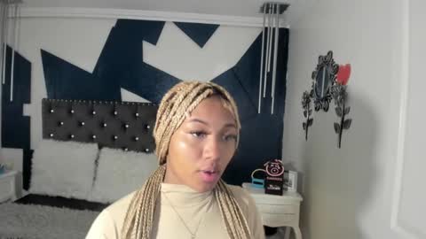 Snapshot of lili_harvey chatting on 19, 10, 2025 Lili online show from 19, 10, 2025
