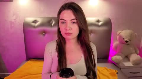 Snapshot of liliacrown chatting on 7, 11, 2025 Lilia online show from 7, 11, 2025