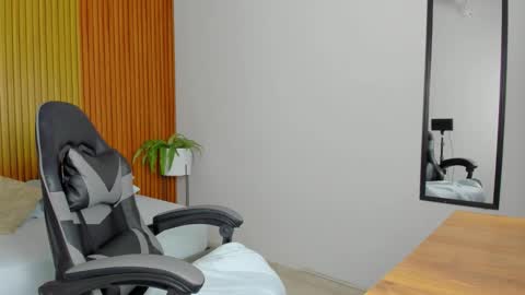 Snapshot of liliand_ chatting on 7, 11, 2025 L I L I online show from 7, 11, 2025