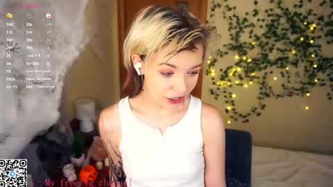 Snapshot of liliandaniels chatting on 4, 11, 2025 Lilian online show from 4, 11, 2025