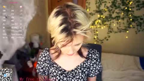 Snapshot of liliandaniels chatting on 5, 11, 2025 Lilian online show from 5, 11, 2025