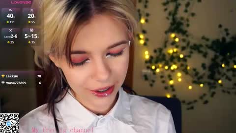 Snapshot of liliandaniels chatting on 25, 11, 2025 Lilian online show from 25, 11, 2025