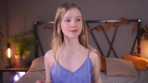 Snapshot of lilianhoward chatting on 24, 11, 2025 Lilian online show from 24, 11, 2025